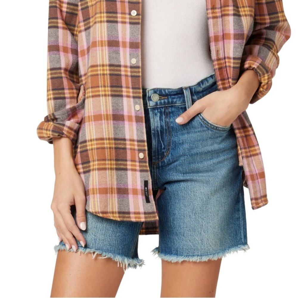 Joe's Jeans The 7-Inch Lara Cutoff Denim Bermuda Shorts in Meraki Wash